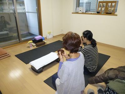 ヨガの後のくつろぎPhoto